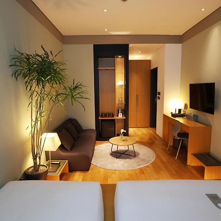 Seoul Hotel Shinshin Myeongdong Zewnętrze zdjęcie