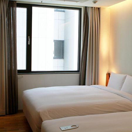 Seoul Hotel Shinshin Myeongdong Zewnętrze zdjęcie