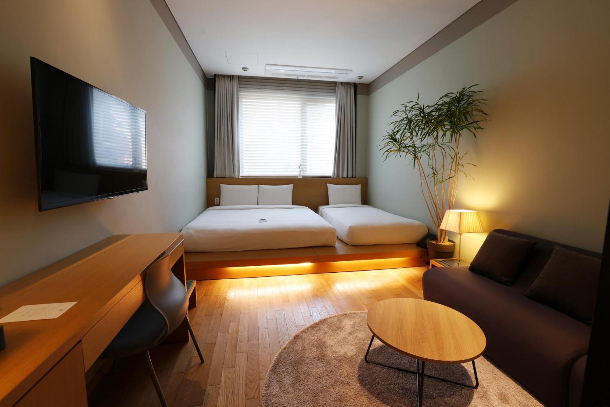Seoul Hotel Shinshin Myeongdong Zewnętrze zdjęcie