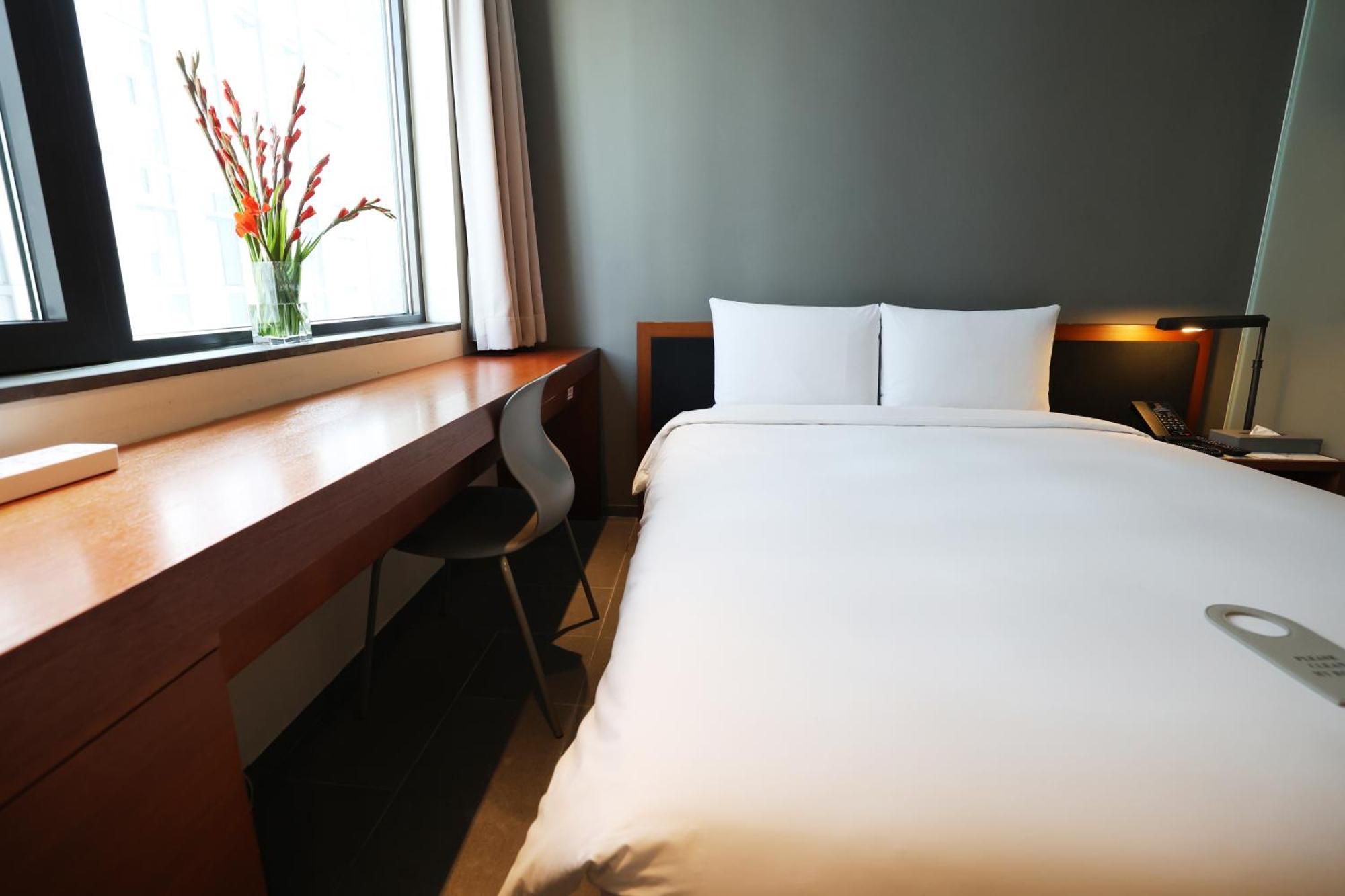 Seoul Hotel Shinshin Myeongdong Zewnętrze zdjęcie