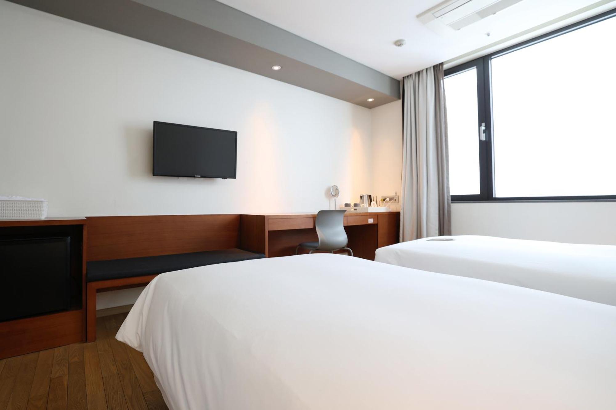 Seoul Hotel Shinshin Myeongdong Zewnętrze zdjęcie