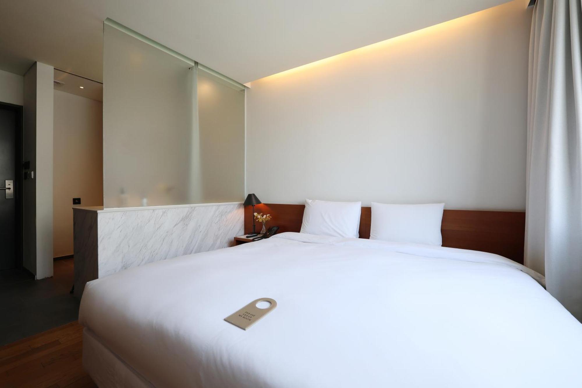 Seoul Hotel Shinshin Myeongdong Zewnętrze zdjęcie