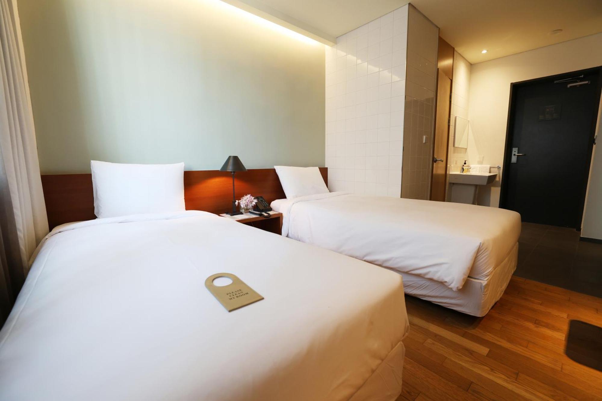 Seoul Hotel Shinshin Myeongdong Zewnętrze zdjęcie