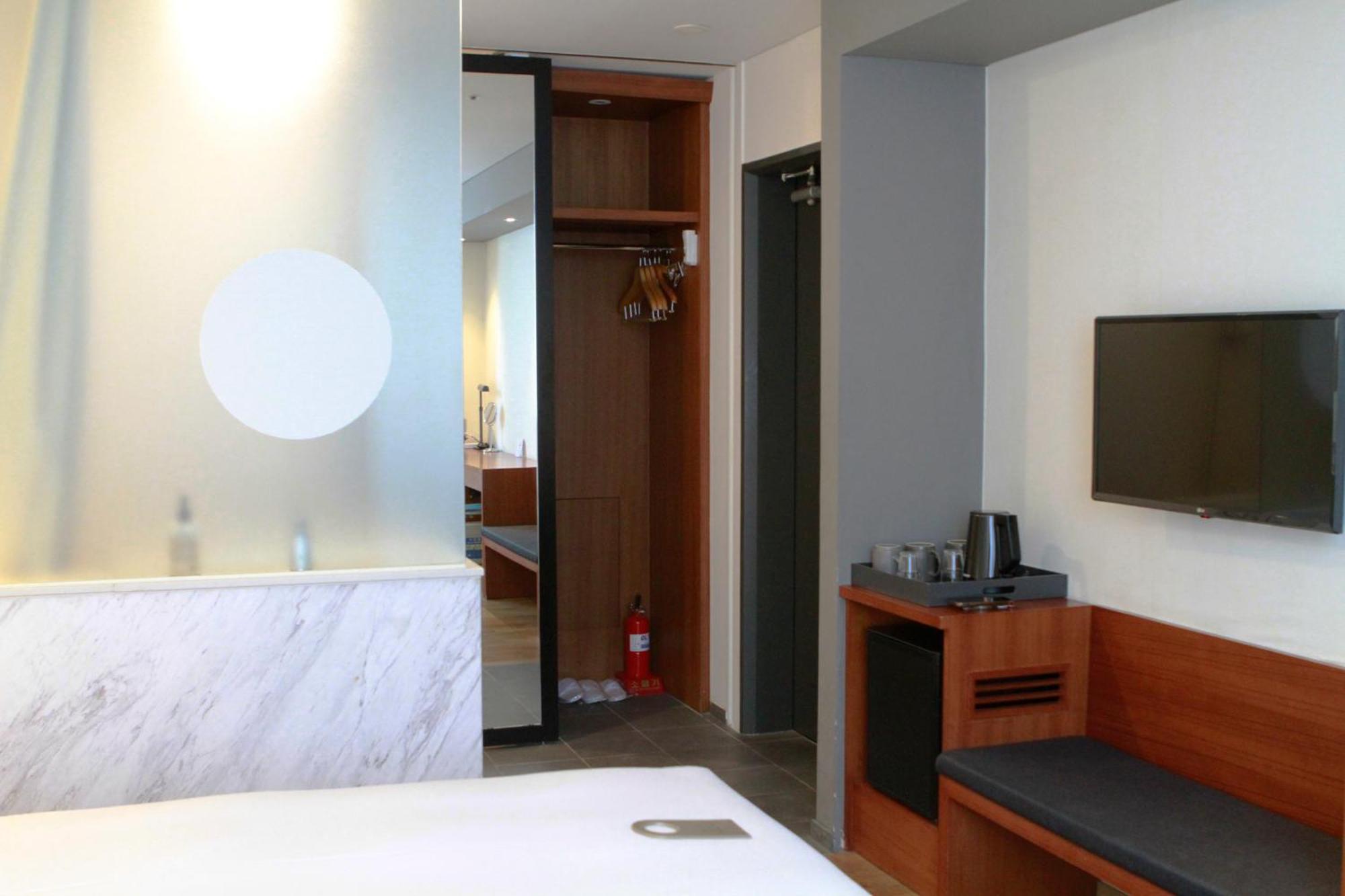 Seoul Hotel Shinshin Myeongdong Zewnętrze zdjęcie
